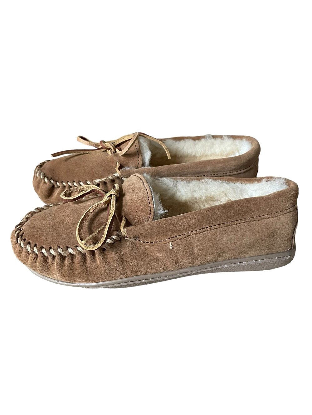 Minnetonka Women's 3341W Sheepskin Hardsole Moc Wide Golden Tan Size 7 Wide